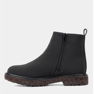 Steve Madden booties big girls size 4
womens 6 1/2